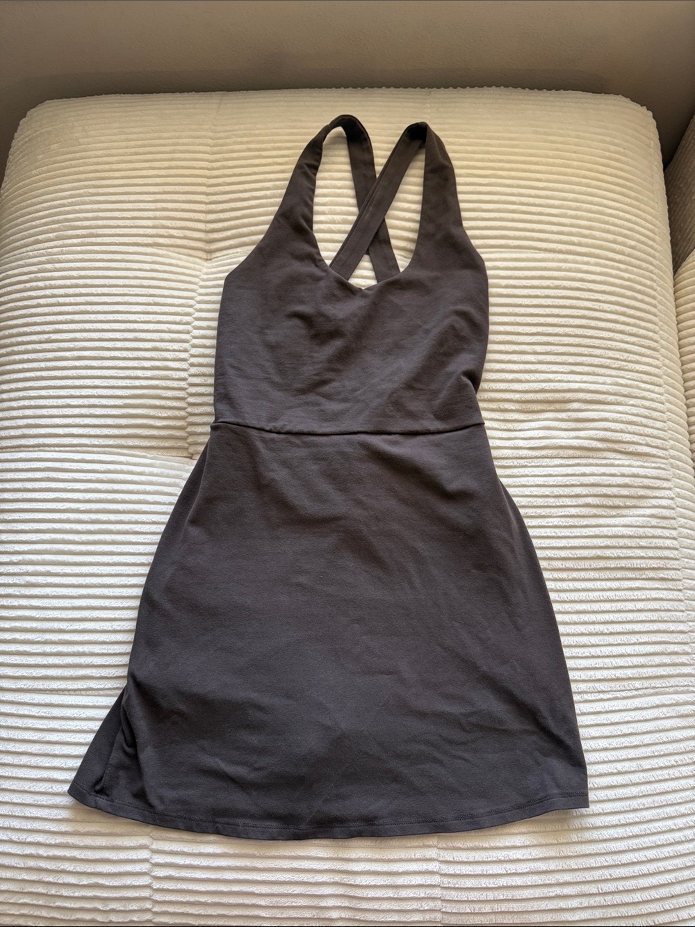 Womenโs Cross-Back Sleeveless Dress